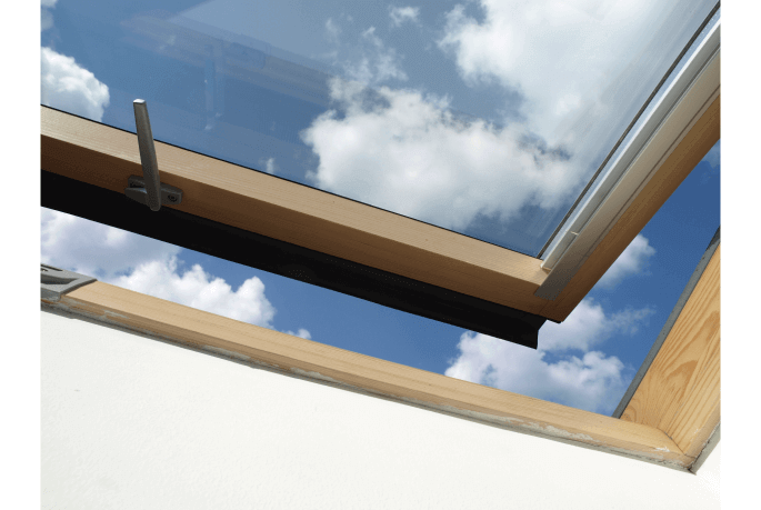 Remplacer les pièces d'une fenêtre de toit